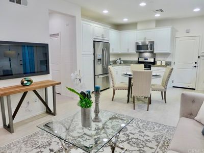 669 E Valencia St, Anaheim, CA, 92805