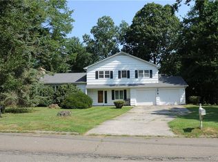 74 Fieldcrest Dr, Trumbull, CT 06611