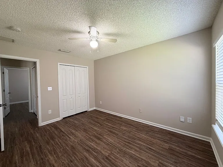 6902 Southern Oaks Dr W — Photo 15