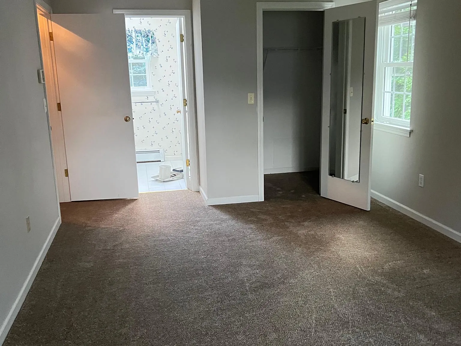 2605 Albany Ave — Photo 4