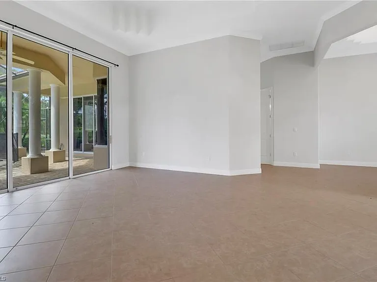 11128 Sierra Palm Ct — Photo 5