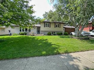 1115 Andover St, Bloomington, IL