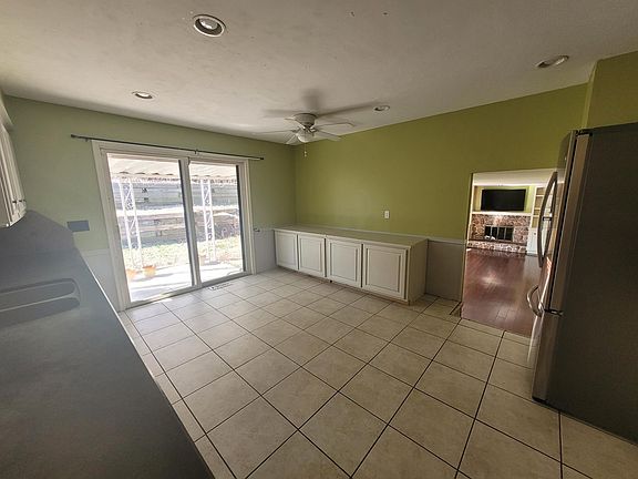 5th image of 1723 S 167th Avenue Cir