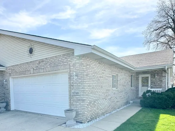 9748 Erie St, Highland, IN 46322