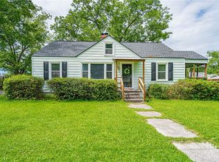 177 E Burkhalter St, Pembroke, GA 31321