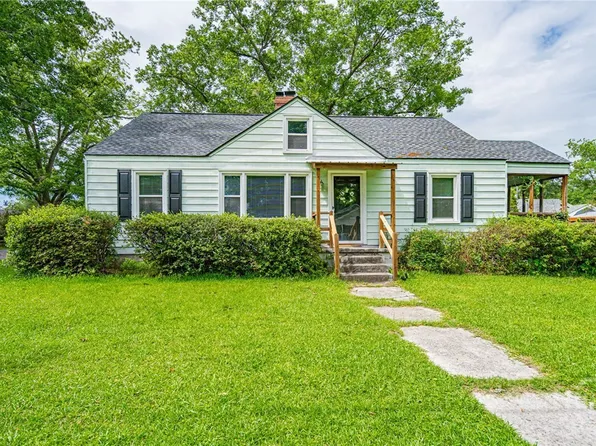 177 E Burkhalter Street, Pembroke, GA 31321