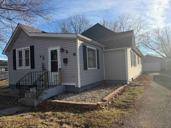 209 8th Ave, Mendota, IL 61342