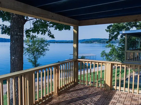 575 Tom Turkey Cir, Reeds Spring, MO 65737