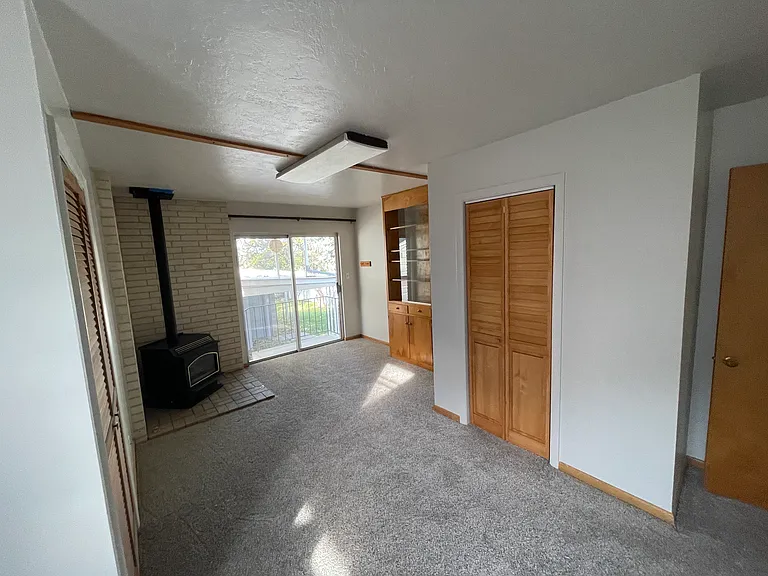 3645 Gramercy Ave — Photo 11