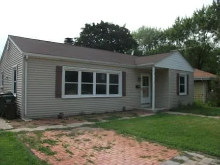 110 Linden Ave photo 1