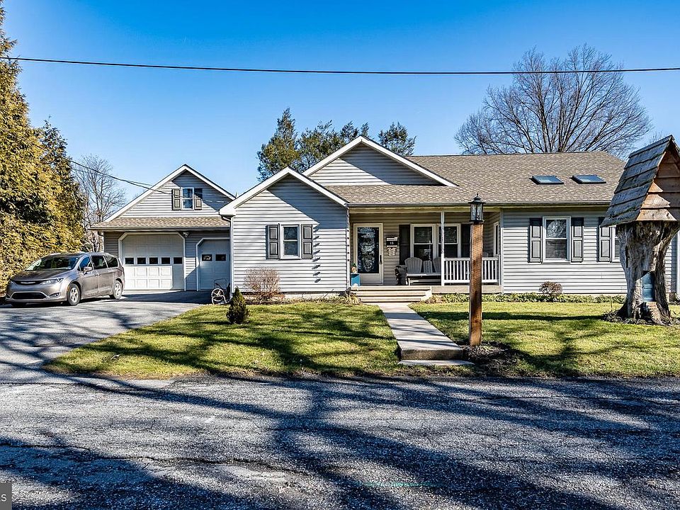 1st image of 15 Linden Ave