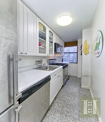 Rented by Halstead Real Estate | media 7