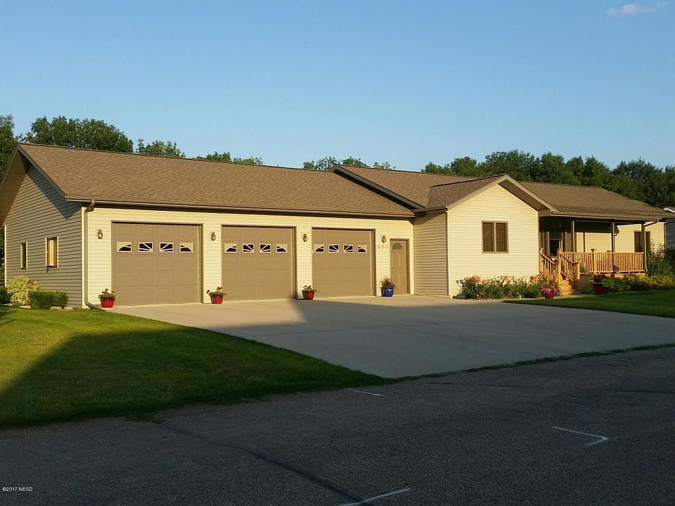 2nd image of 505 Mayberry Pl