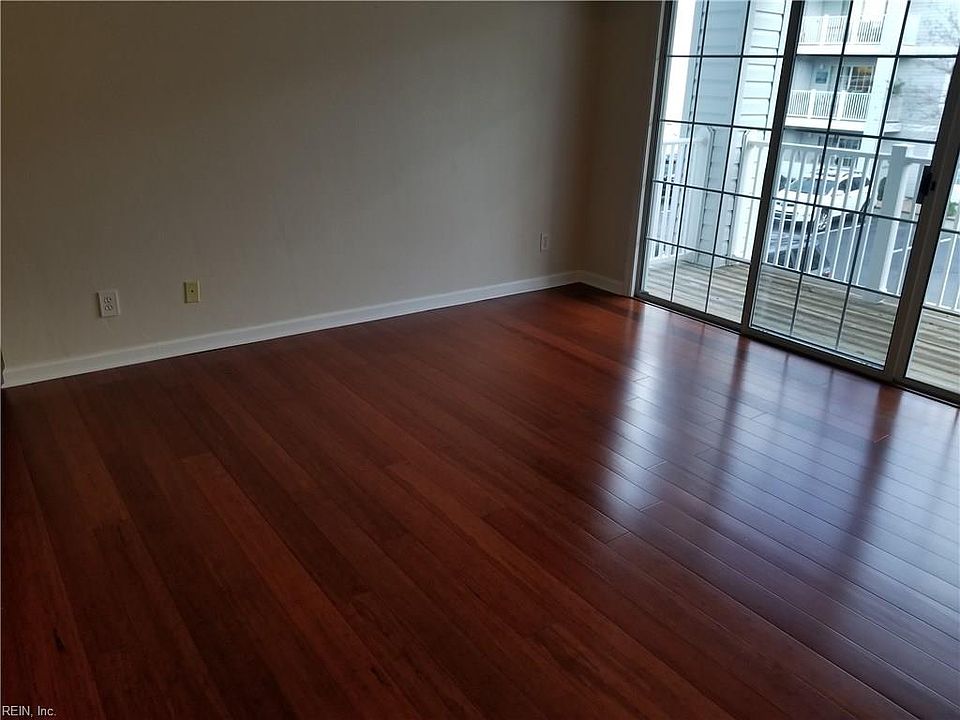 1st image of 917 Charnell Dr APT 201
