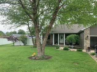 504 Canterbury Ct, Troy, IL
