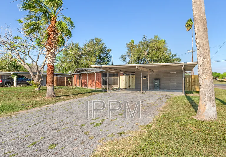 1651 Hamilton St — Photo 14