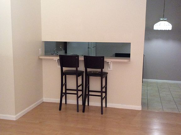 4th image of 3115 Edwards Pl APT 301
