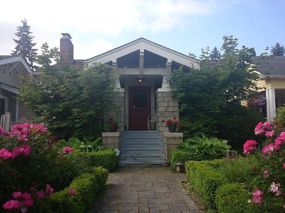 1st image of 891 E Gwinn Pl