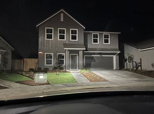 1812 N Preuss Ave, Clovis, CA