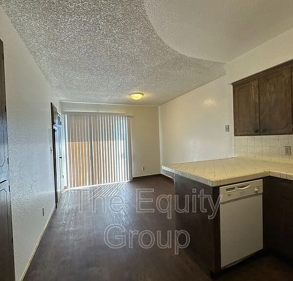 1861 Emma Lee Ln — Photo 5