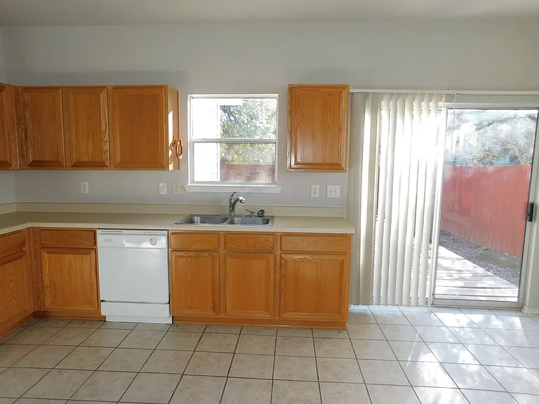 9231 Foxgrove Way — Photo 6