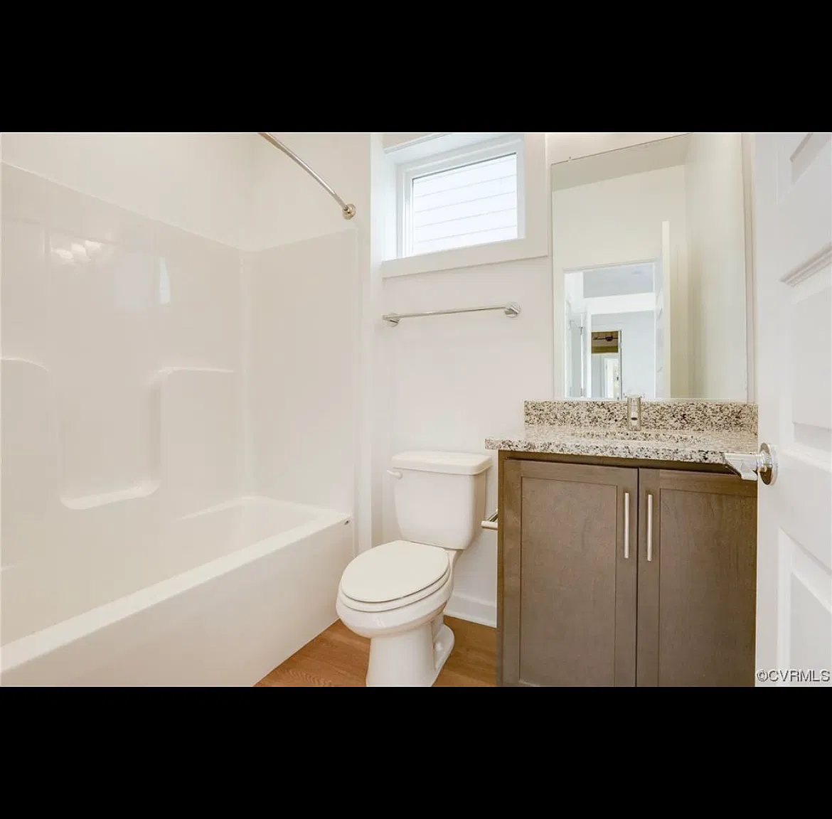 2 bed, 927 sqft, $1,950 — Photo 1