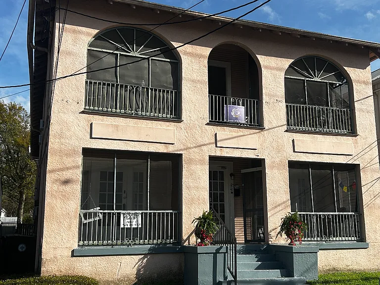 913 Lowerline St — Photo 1