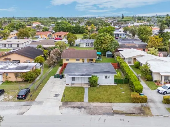 9435/9437 SW 39th St, Miami, FL 33165