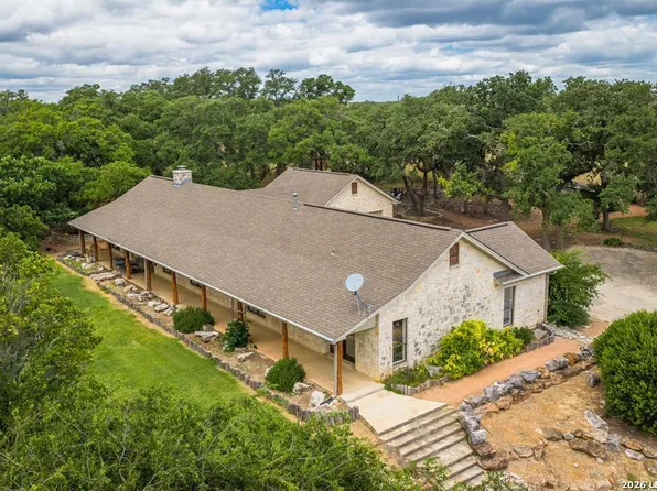 118 RE RANCH RD, Kerrville, TX 78028