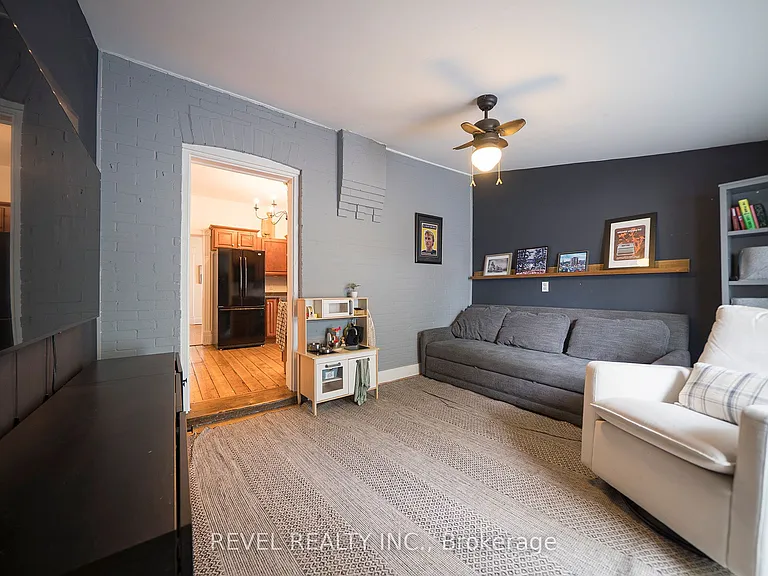 22 Lawrence St — Photo 10