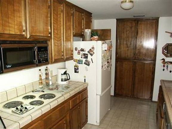 4th image of 1927 Larkin Dr