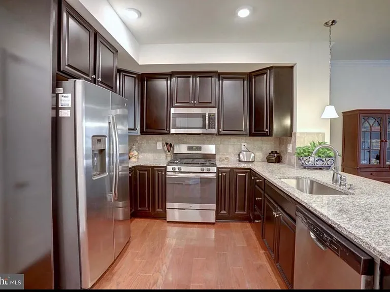 13728 Atlantis St #7L — Photo 16