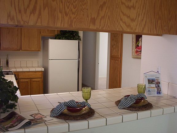 Open Kitchen w/B'Bar