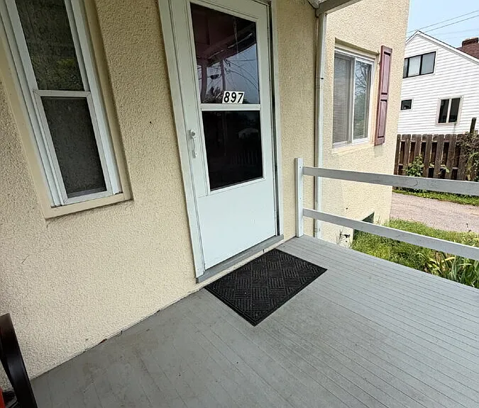 897 College Ave — Photo 2