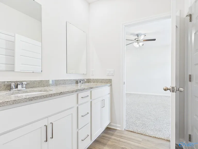1325 Eidson St — Photo 17