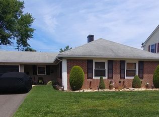 11 Peachfield Ln, Willingboro, NJ