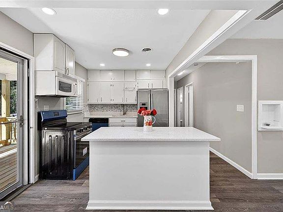 5th image of 3045 Lindon Ln
