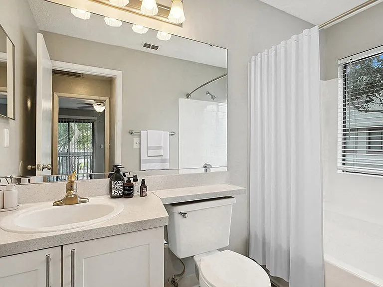 Huntington Place — Photo 12