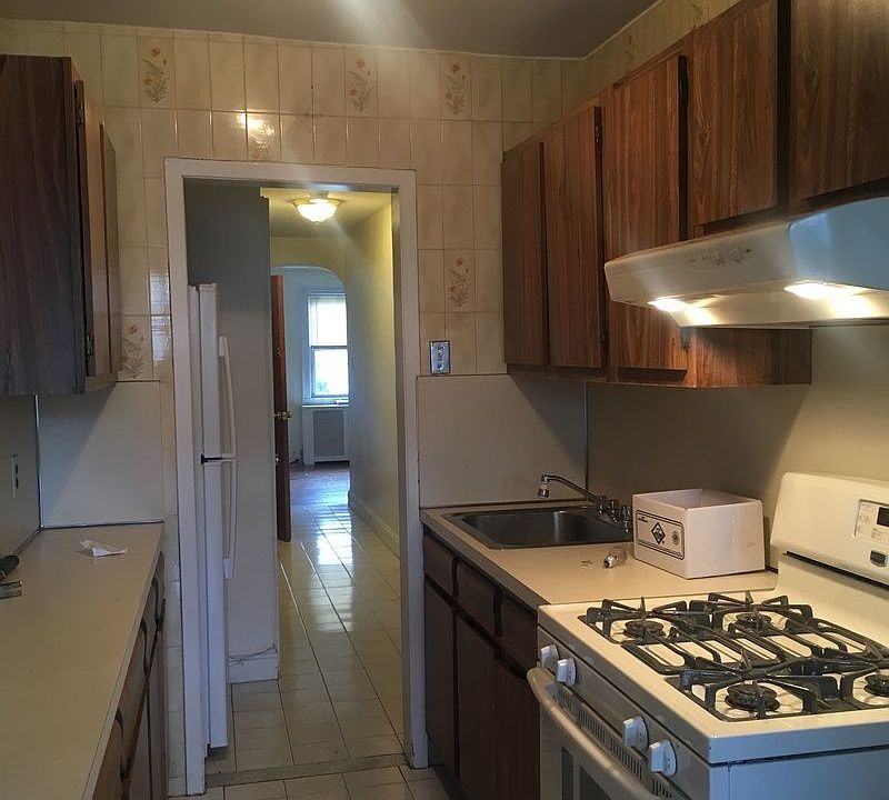 1st image of 2047 27th St #1