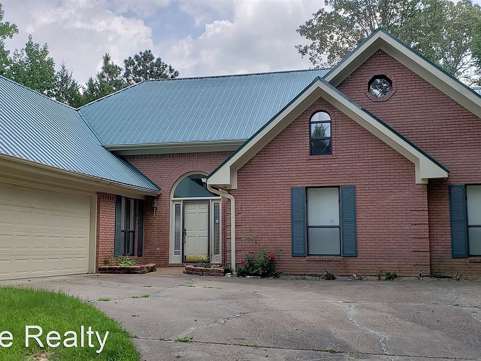 1st image of 515 Deer Creek Dr