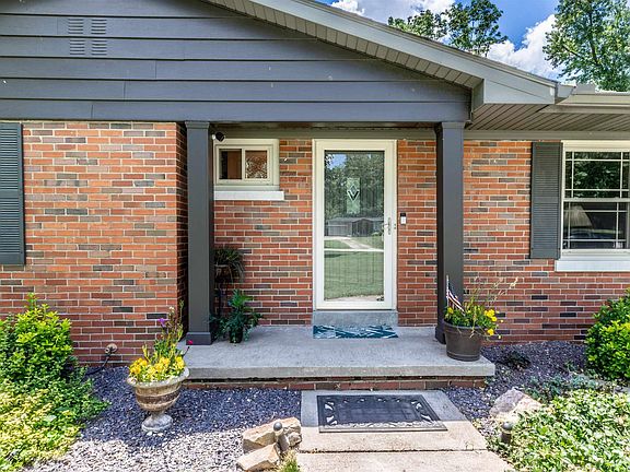 3rd image of 2267 Cherry Ln