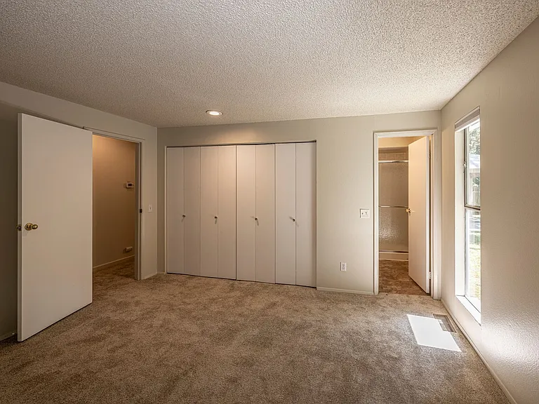17123 NE 31st Pl — Photo 14