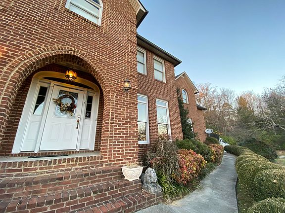 2nd image of 5305 Beverly Oaks Dr