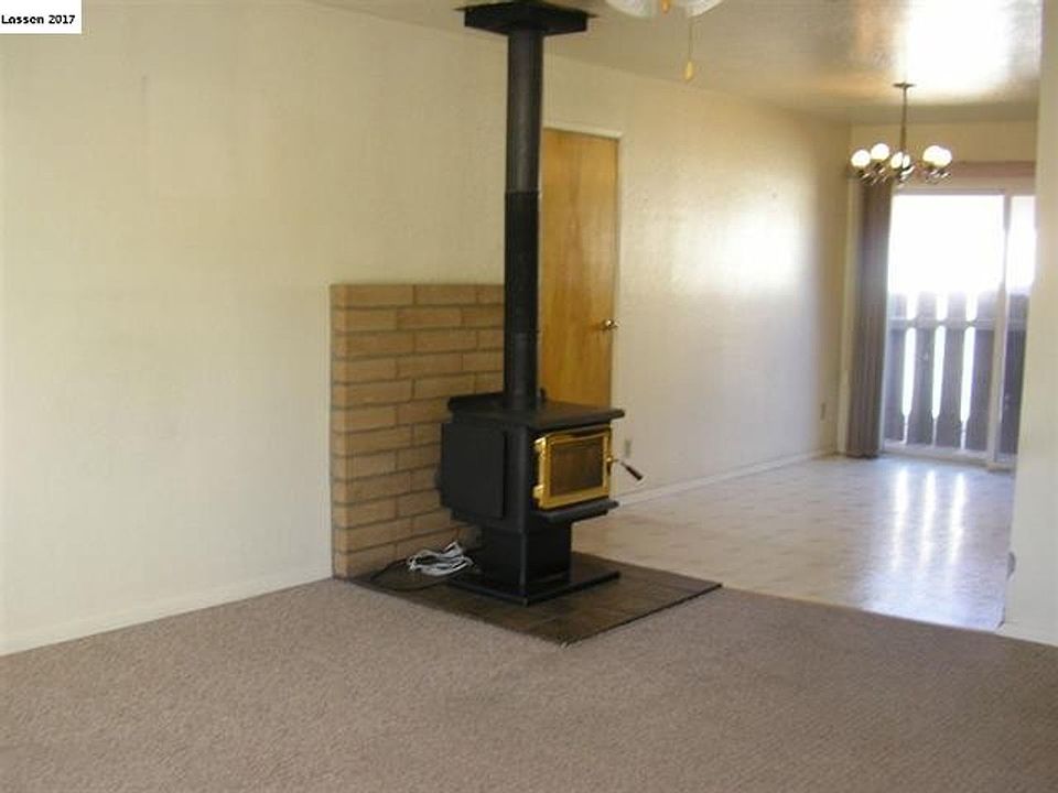 2nd image of 250 Hall St