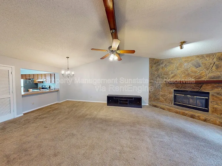 11256 Windtree Dr E — Photo 4
