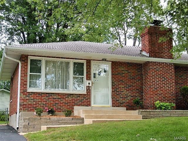 Front of 118 Sue Lane