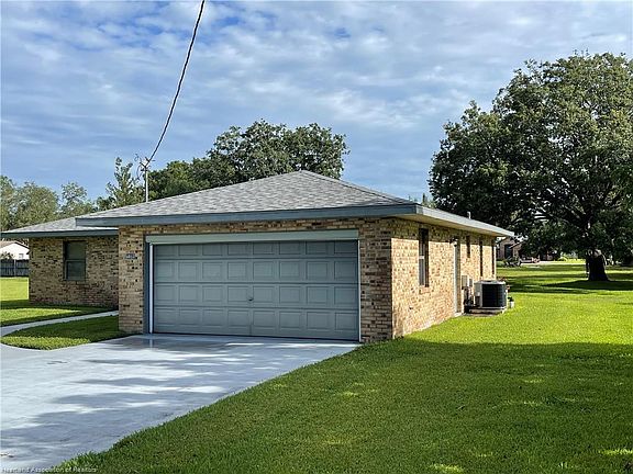 2nd image of 4810 Silver Palm Dr