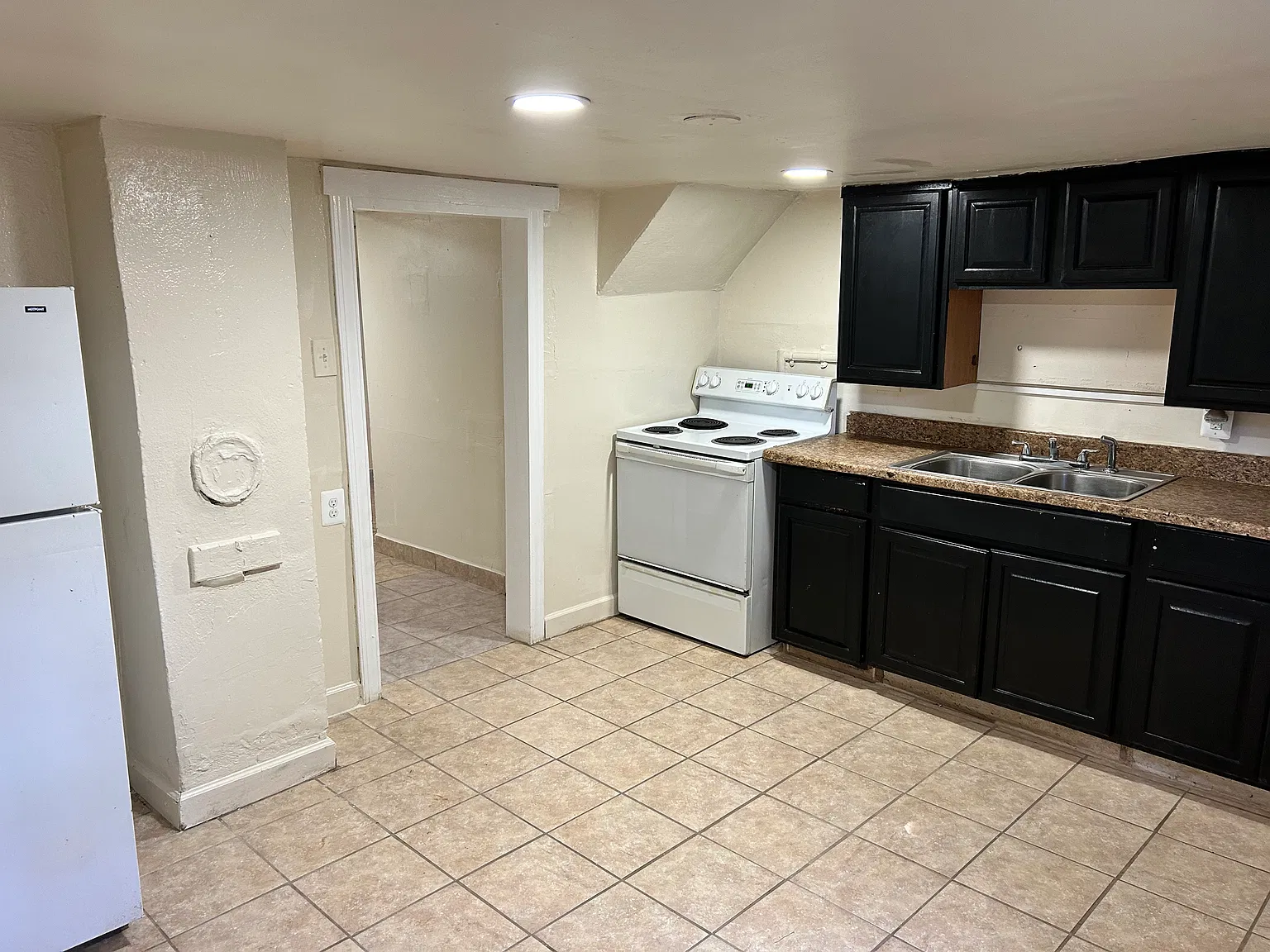 200 Summit St — Photo 2