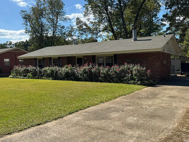 714 Avondale Rd — Photo 1