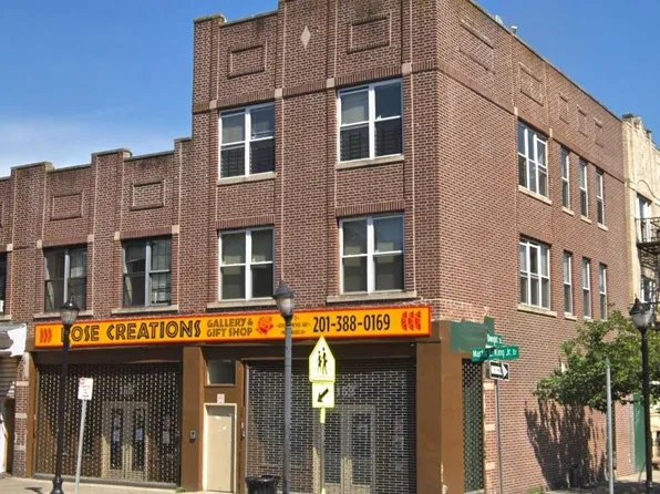 152 Martin Luther King Jr Drive image 1 of 1